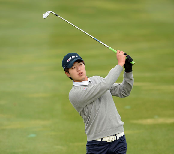 手同以标准杆成绩领跑–南山国际高尔夫球会的