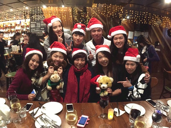 欢聚一堂 齐贺圣诞---广州冯珊珊体育策划有限