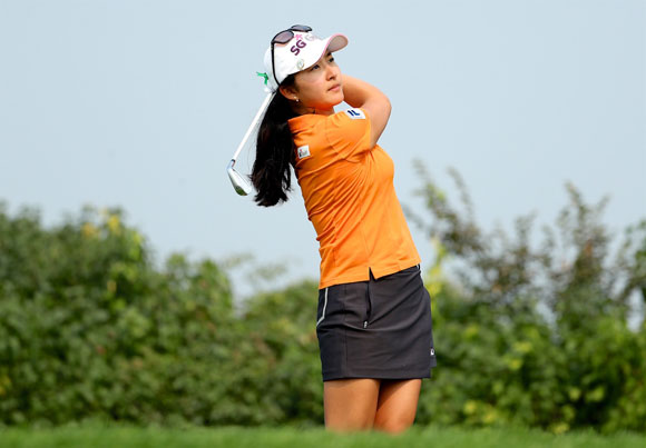 朱莉-杨获华彬LPGA中国精英赛史上首个一杆进