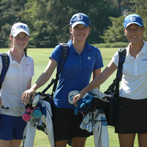 小萝莉崔罗莲苦练英语 球技也提升 - 大正高尔