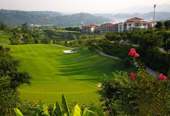 演绎山地球场的极致之美–重庆红鼎高尔夫球会的空间_ 大正网_高尔夫